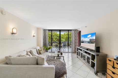 Condominio en venta en Aventura, Florida, 2 dormitorios, 121.7 m2 № 1836207 - foto 1
