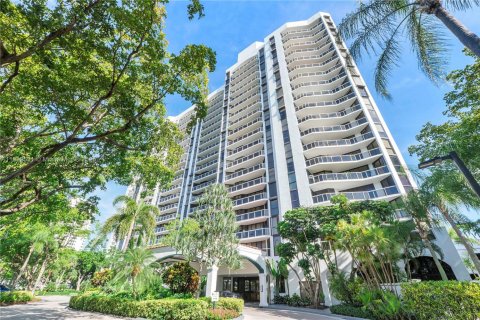 Condominio en venta en Aventura, Florida, 2 dormitorios, 121.7 m2 № 1836207 - foto 3