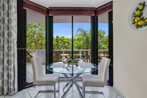 Condominio en venta en Aventura, Florida, 2 dormitorios, 121.7 m2 № 1836207 - foto 24