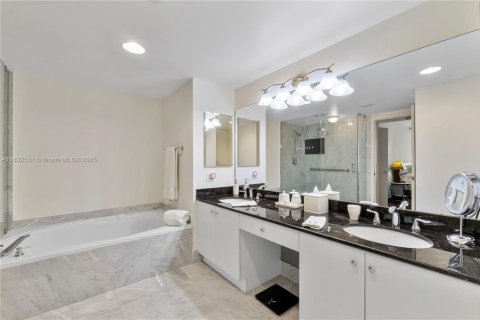 Condominio en venta en Aventura, Florida, 2 dormitorios, 121.7 m2 № 1836207 - foto 27