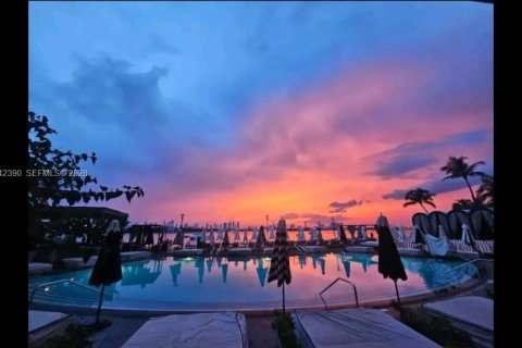 Condominio en venta en Miami Beach, Florida, 1 dormitorio, 62.8 m2 № 1999667 - foto 15