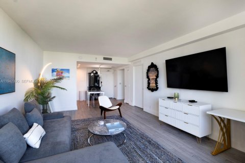 Condominio en venta en Miami Beach, Florida, 1 dormitorio, 62.8 m2 № 1999667 - foto 4