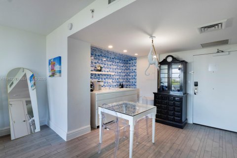 Condominio en venta en Miami Beach, Florida, 1 dormitorio, 62.8 m2 № 1999667 - foto 7