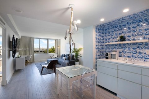 Condominio en venta en Miami Beach, Florida, 1 dormitorio, 62.8 m2 № 1999667 - foto 6