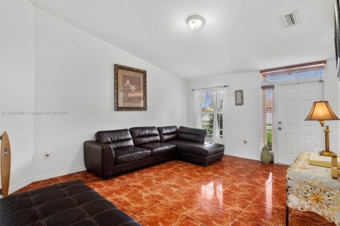 Villa ou maison à vendre à Homestead, Floride: 4 chambres, 169.27 m2 № 1977329 - photo 5