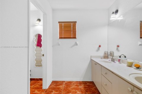 Villa ou maison à vendre à Homestead, Floride: 4 chambres, 169.27 m2 № 1977329 - photo 30