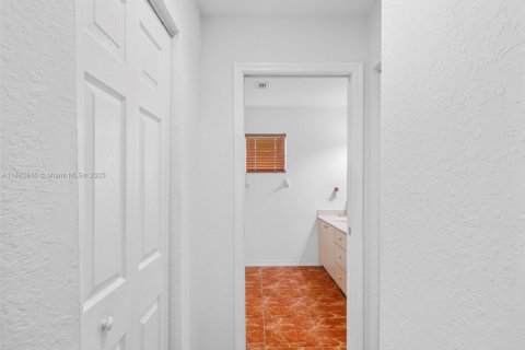 Villa ou maison à vendre à Homestead, Floride: 4 chambres, 169.27 m2 № 1977329 - photo 29