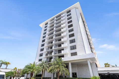 Condo in North Palm Beach, Florida, 2 bedrooms № 2087631