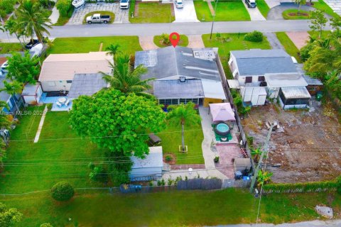 Casa en venta en Hollywood, Florida, 3 dormitorios, 147.16 m2 № 1887788 - foto 25
