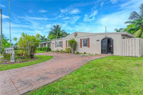 Casa en venta en Hollywood, Florida, 3 dormitorios, 147.16 m2 № 1887788 - foto 12