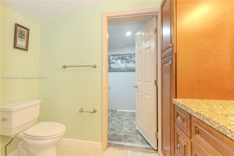Casa en venta en Hollywood, Florida, 3 dormitorios, 147.16 m2 № 1887788 - foto 5