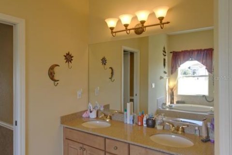 Villa ou maison à louer à Brooksville, Floride: 3 chambres, 186.64 m2 № 2283593 - photo 21