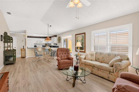 Villa ou maison à vendre à The Villages, Floride: 2 chambres, 114.08 m2 № 2413495 - photo 25
