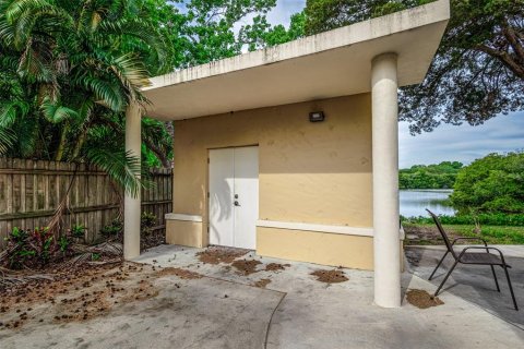 House in Saint Petersburg, Florida 7 bedrooms, 568.84 sq.m. № 1509055 - photo 12