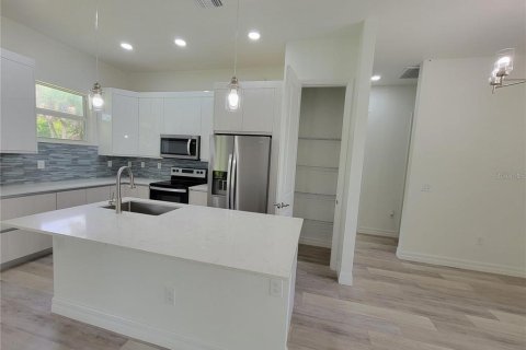 Casa en venta en North Port, Florida, 3 dormitorios, 139.63 m2 № 1881120 - foto 6