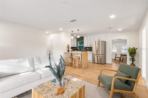 Villa ou maison à vendre à Gainesville, Floride: 4 chambres, 159.51 m2 № 1906022 - photo 4