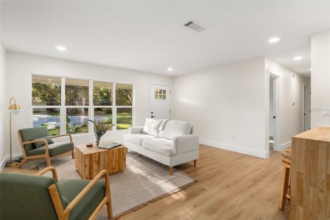 Villa ou maison à vendre à Gainesville, Floride: 4 chambres, 159.51 m2 № 1906022 - photo 2