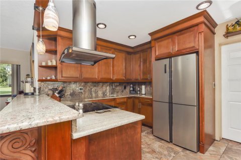 House in Tavares, Florida 3 bedrooms, 192.68 sq.m. № 1741010 - photo 13