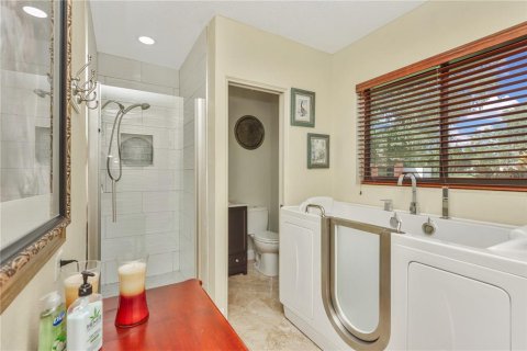 House in Tavares, Florida 3 bedrooms, 192.68 sq.m. № 1741010 - photo 29