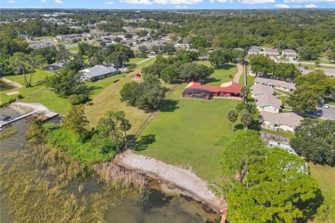 House in Tavares, Florida 3 bedrooms, 192.68 sq.m. № 1741010 - photo 8
