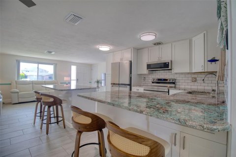 Casa en venta en Hudson, Florida, 2 dormitorios, 99.96 m2 № 1906547 - foto 9