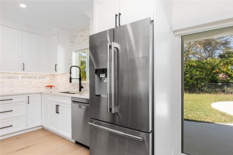 Casa en venta en Palmetto Bay, Florida, 4 dormitorios, 214.05 m2 № 2045564 - foto 9