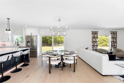 Casa en venta en Palmetto Bay, Florida, 4 dormitorios, 214.05 m2 № 2045564 - foto 4