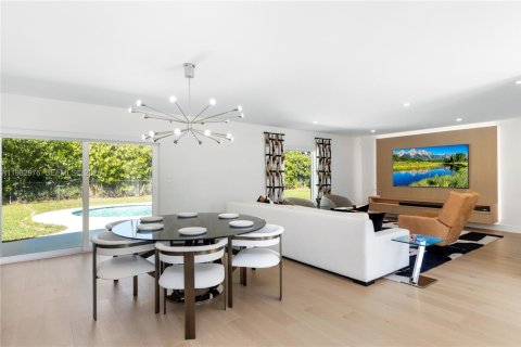 Casa en venta en Palmetto Bay, Florida, 4 dormitorios, 214.05 m2 № 2045564 - foto 5