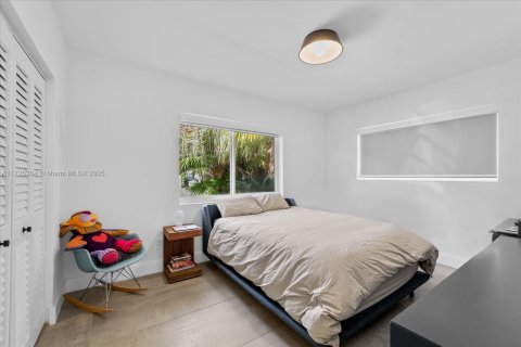 House in North Miami, Florida 3 bedrooms, 169.27 sq.m. № 1978946 - photo 11