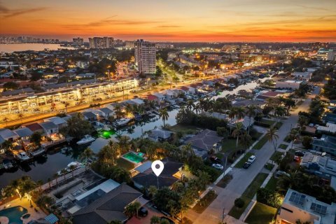 House in North Miami, Florida 3 bedrooms, 169.27 sq.m. № 1978946 - photo 26