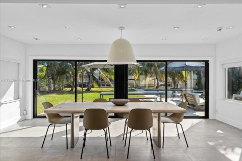 House in North Miami, Florida 3 bedrooms, 169.27 sq.m. № 1978946 - photo 7