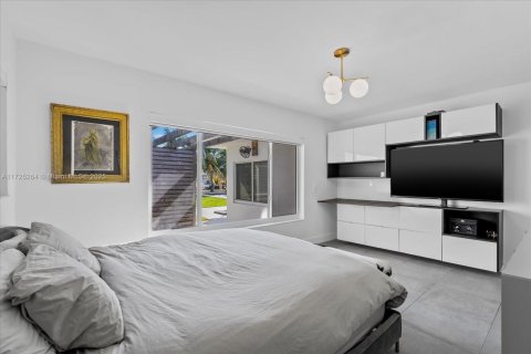 House in North Miami, Florida 3 bedrooms, 169.27 sq.m. № 1978946 - photo 13