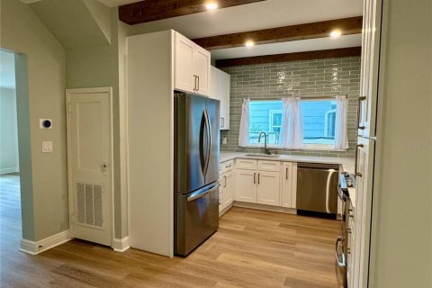 Casa en alquiler en Saint Petersburg, Florida, 4 dormitorios, 185.25 m2 № 1912683 - foto 6