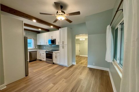 Casa en alquiler en Saint Petersburg, Florida, 4 dormitorios, 185.25 m2 № 1912683 - foto 5