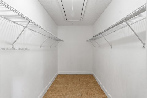 Copropriété à vendre à Miami, Floride: 3 chambres, 132.85 m2 № 1973734 - photo 24