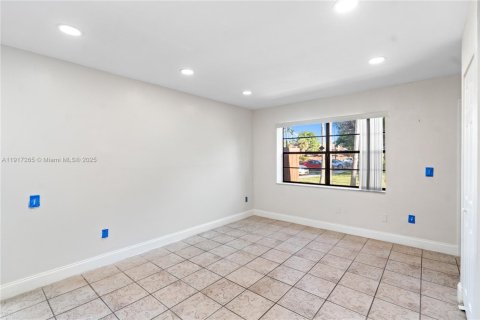 Copropriété à vendre à Miami, Floride: 3 chambres, 132.85 m2 № 1973734 - photo 10