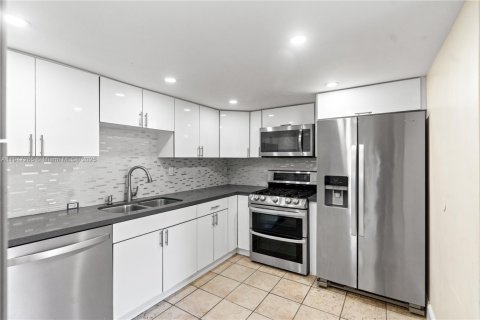 Copropriété à vendre à Miami, Floride: 3 chambres, 132.85 m2 № 1973734 - photo 12