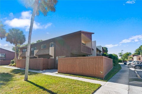 Copropriété à vendre à Miami, Floride: 3 chambres, 132.85 m2 № 1973734 - photo 1