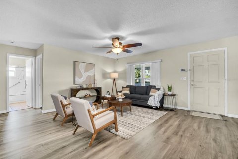 Condo in Pinellas Park, Florida, 2 bedrooms  № 1686964 - photo 3