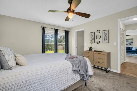 Condo in Pinellas Park, Florida, 2 bedrooms  № 1686964 - photo 23