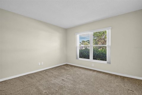 Condo in Pinellas Park, Florida, 2 bedrooms  № 1686964 - photo 30