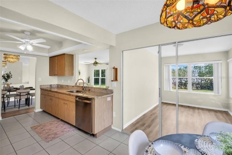 Condo in Pinellas Park, Florida, 2 bedrooms  № 1686964 - photo 17