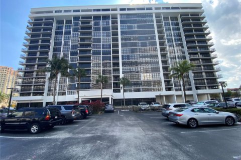 Condo in Hallandale Beach, Florida, 2 bedrooms  № 2027091