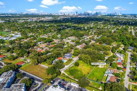 Land in North Miami, Florida № 1951720 - photo 3