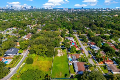 Land in North Miami, Florida № 1951720 - photo 7