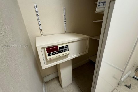 Copropriété à vendre à Sunny Isles Beach, Floride: 33.44 m2 № 1958246 - photo 26