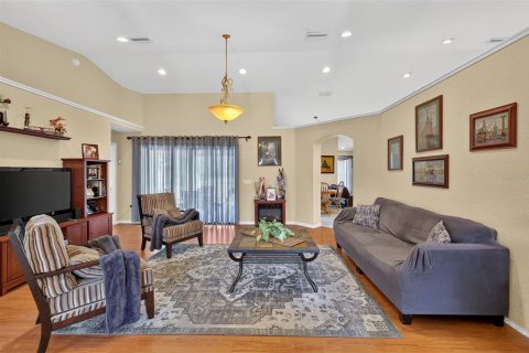 House in Ocala, Florida 3 bedrooms, 274.8 sq.m. № 2210003 - photo 13