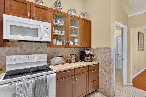 House in Ocala, Florida 3 bedrooms, 274.8 sq.m. № 2210003 - photo 25
