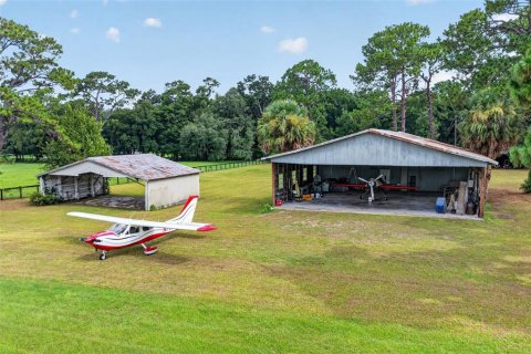 House in Ocala, Florida 3 bedrooms, 274.8 sq.m. № 2210003 - photo 6
