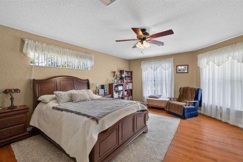 House in Ocala, Florida 3 bedrooms, 274.8 sq.m. № 2210003 - photo 30